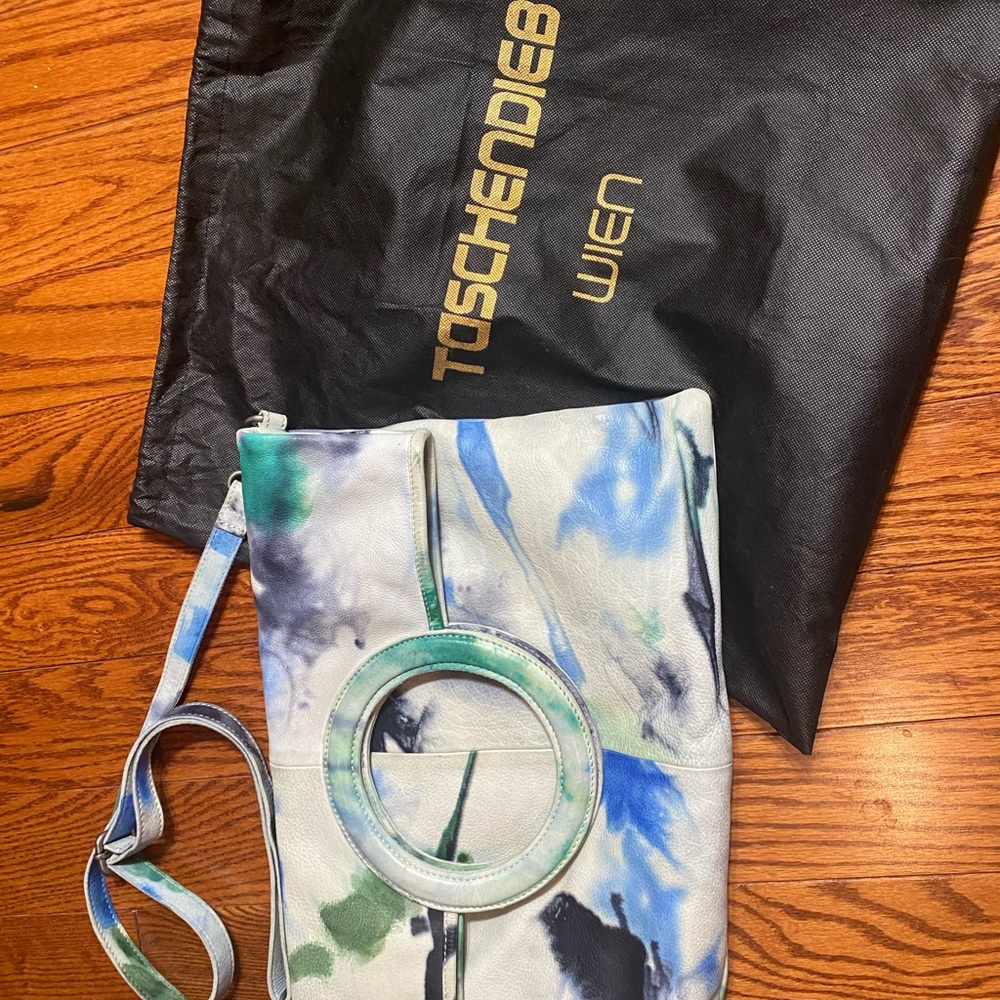tie dye leather bag from Hungary. Toschendieb is a German brand.